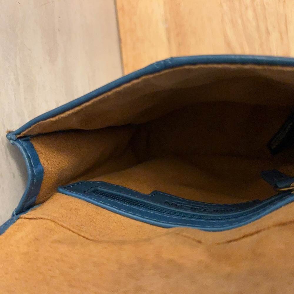American Leather Co. Kansas Blue/Teal Crossbody Bag - Picture 9 of 15